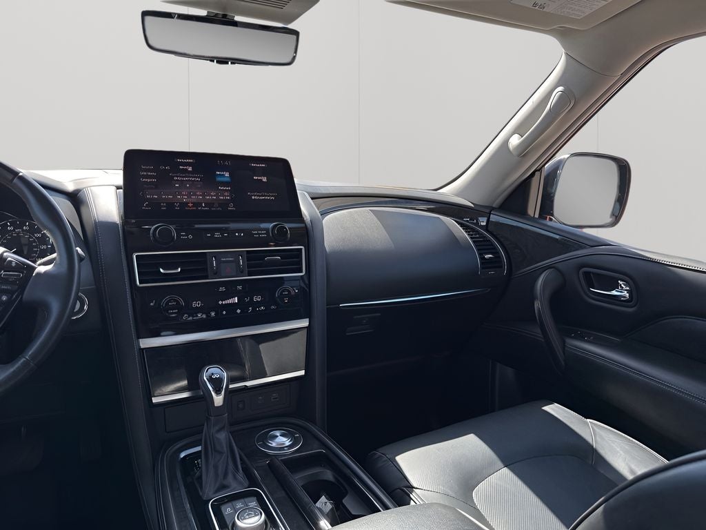 2023 INFINITI QX80 LUXE