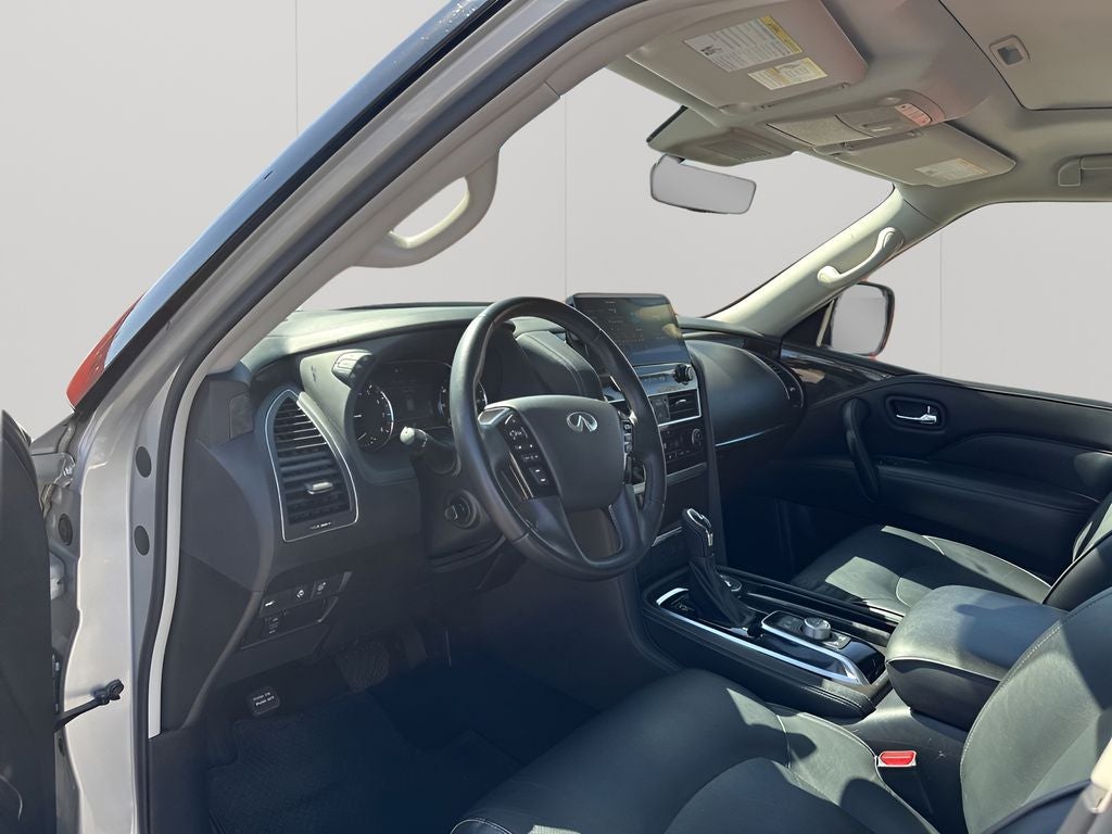 2023 INFINITI QX80 LUXE
