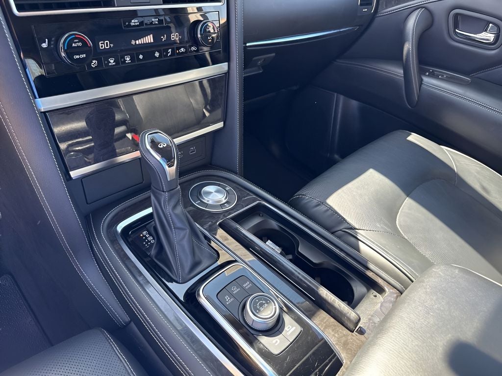 2023 INFINITI QX80 LUXE