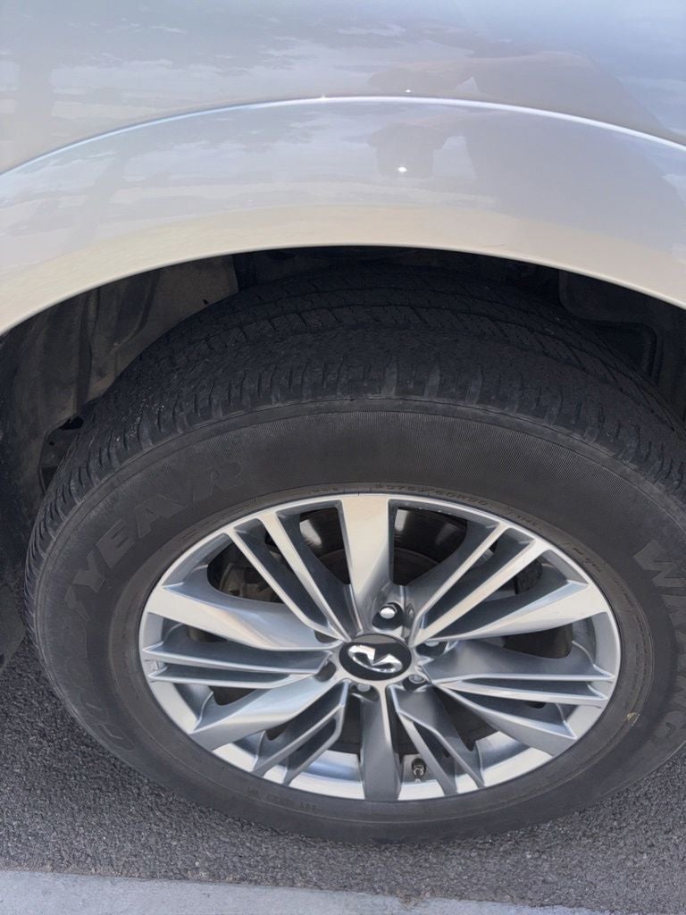 2022 INFINITI QX80 LUXE