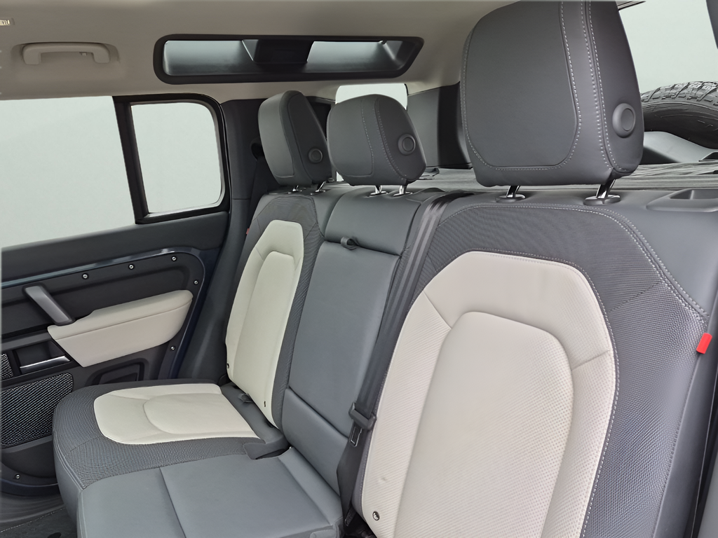 2024 Land Rover Defender 110 X-Dynamic SE