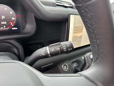 2025 Land Rover Defender 90 S