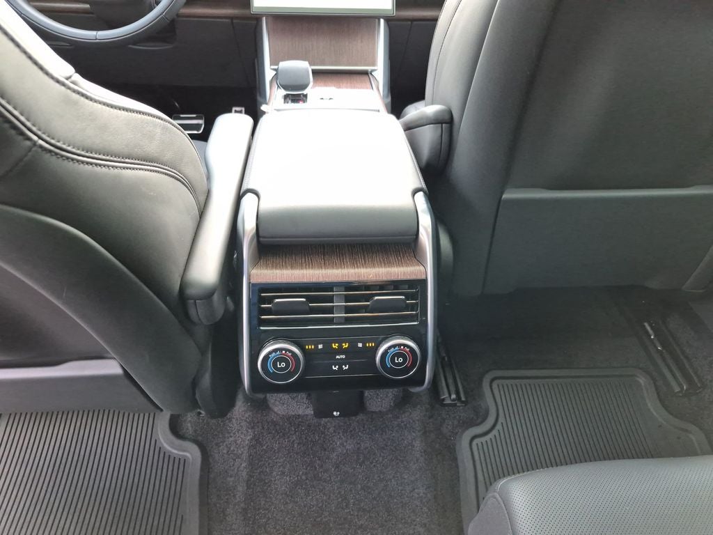 2024 Land Rover Range Rover SE LWB