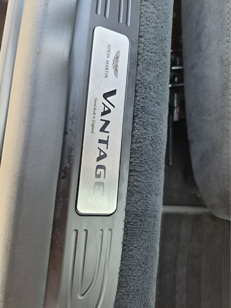 2019 Aston Martin Vantage Base