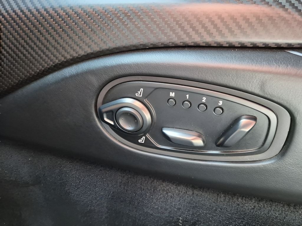 2019 Aston Martin Vantage Base