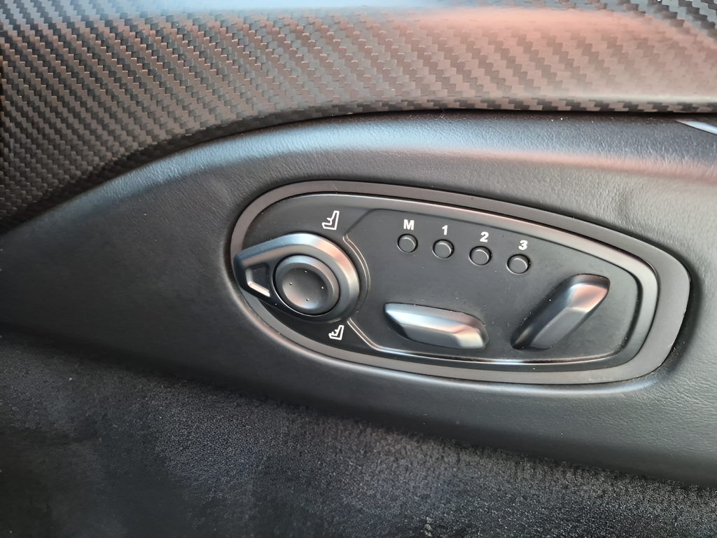 2019 Aston Martin Vantage Base