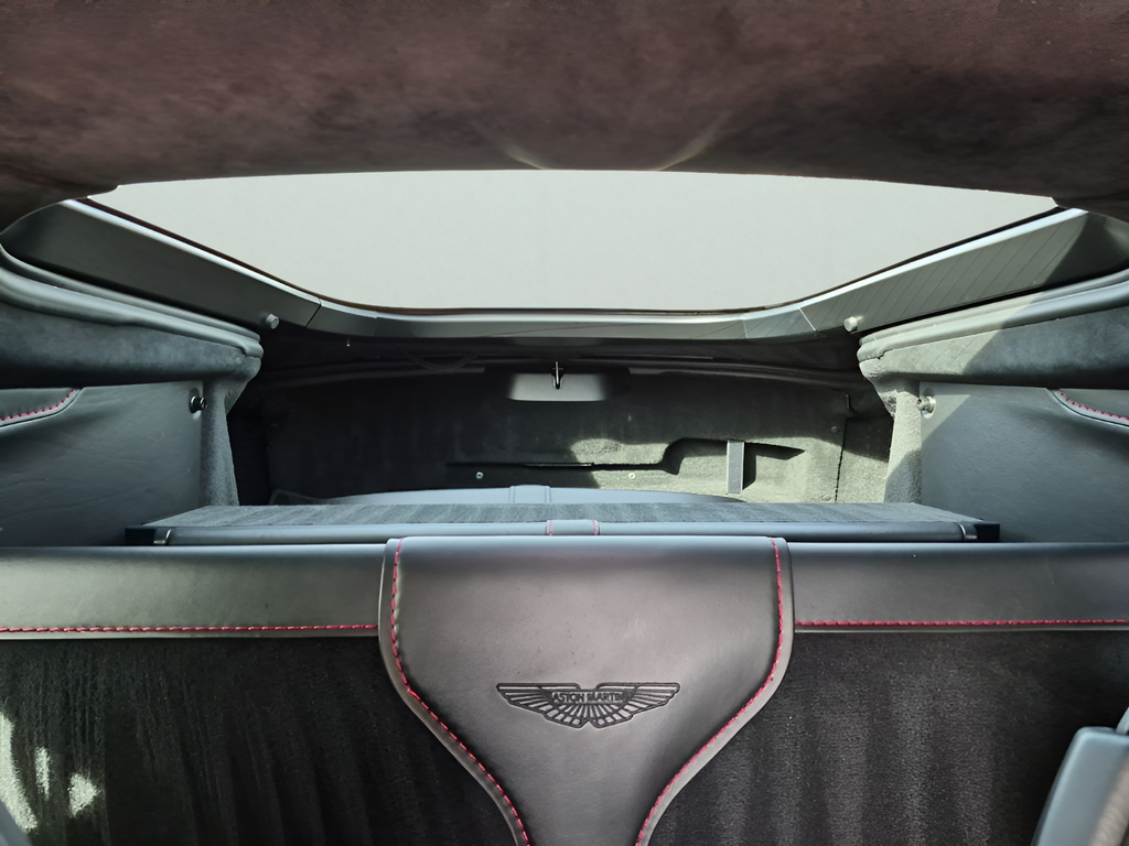 2019 Aston Martin Vantage Base