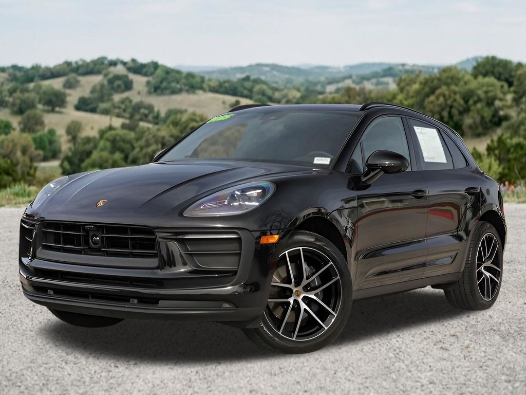 2025 Porsche Macan Base