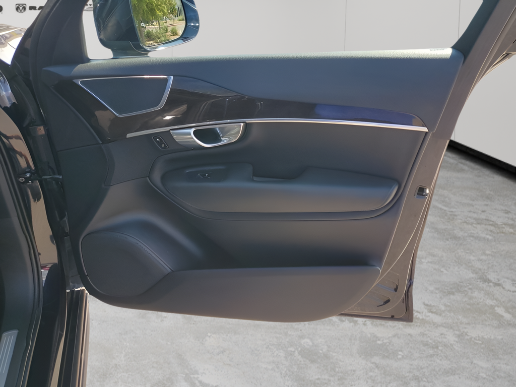 2017 Volvo XC90 T5 Momentum