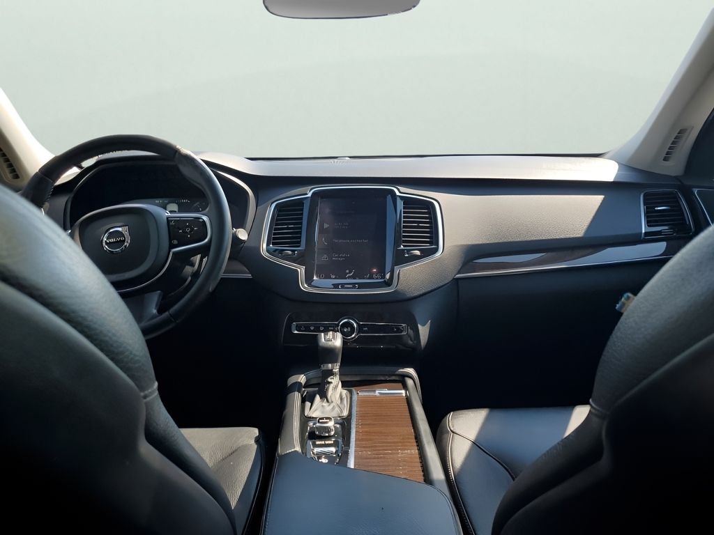 2017 Volvo XC90 T5 Momentum