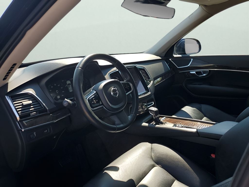 2017 Volvo XC90 T5 Momentum