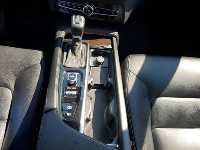 2017 Volvo XC90 T5 Momentum