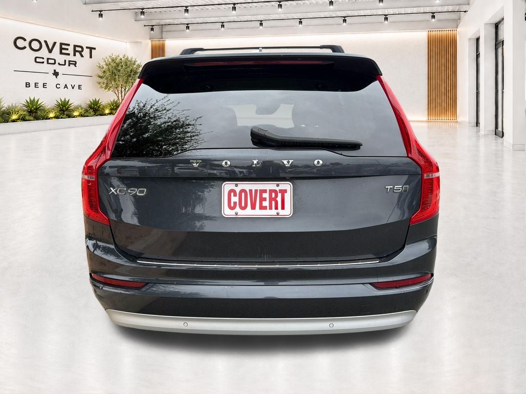 2022 Volvo XC90 T5 Momentum