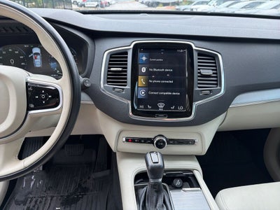2022 Volvo XC90 T5 Momentum