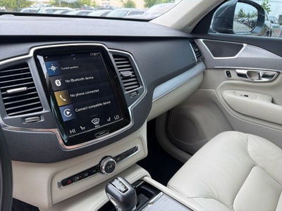 2022 Volvo XC90 T5 Momentum