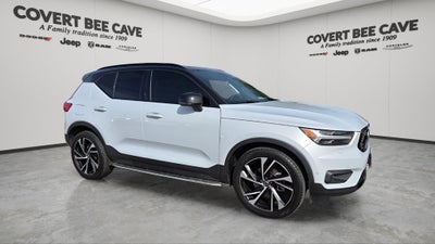 2022 Volvo XC40 R-Design