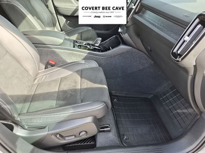 2022 Volvo XC40 R-Design