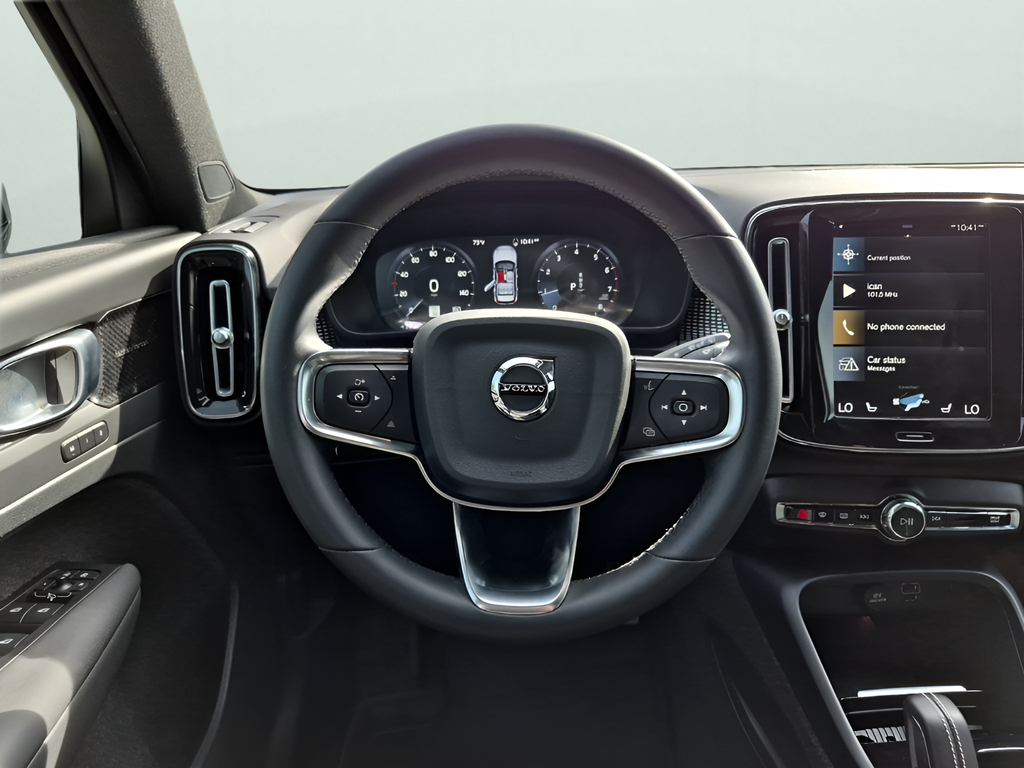 2022 Volvo XC40 R-Design