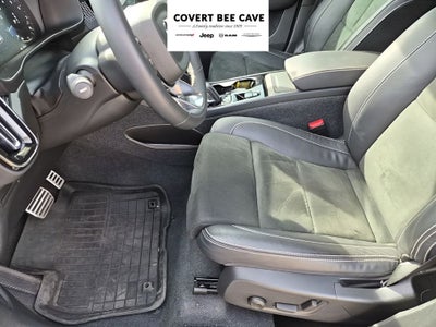 2022 Volvo XC40 R-Design