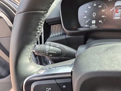 2022 Volvo XC40 R-Design