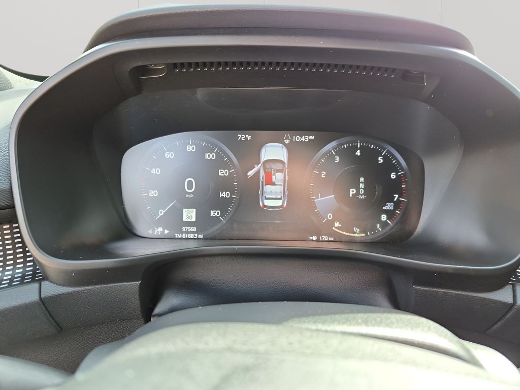 2022 Volvo XC40 R-Design