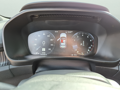 2022 Volvo XC40 R-Design