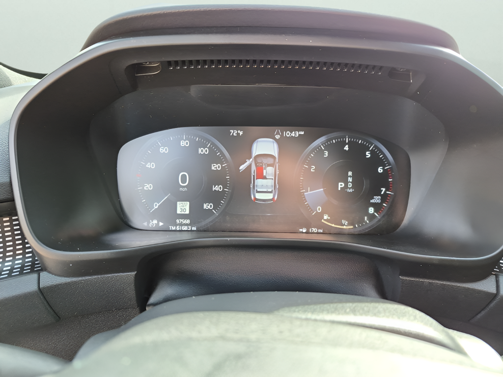 2022 Volvo XC40 R-Design