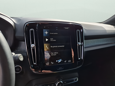 2022 Volvo XC40 R-Design