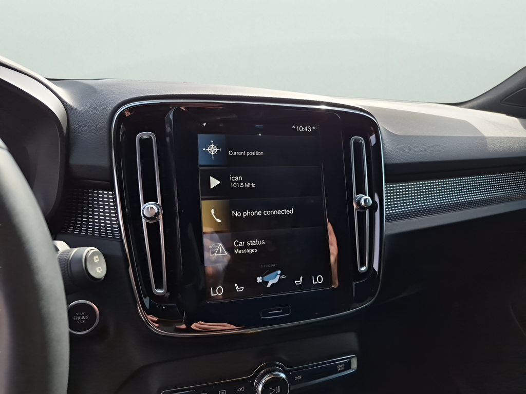 2022 Volvo XC40 R-Design