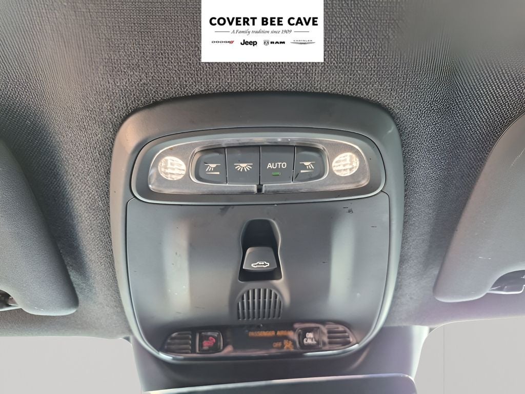 2022 Volvo XC40 R-Design