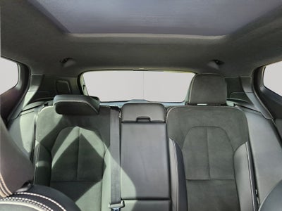 2022 Volvo XC40 R-Design