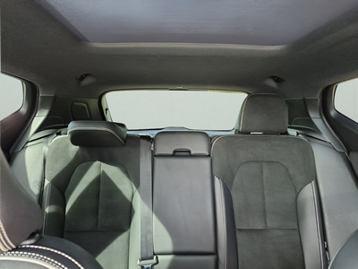 2022 Volvo XC40 R-Design