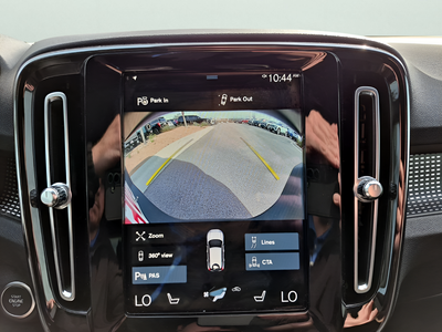 2022 Volvo XC40 R-Design