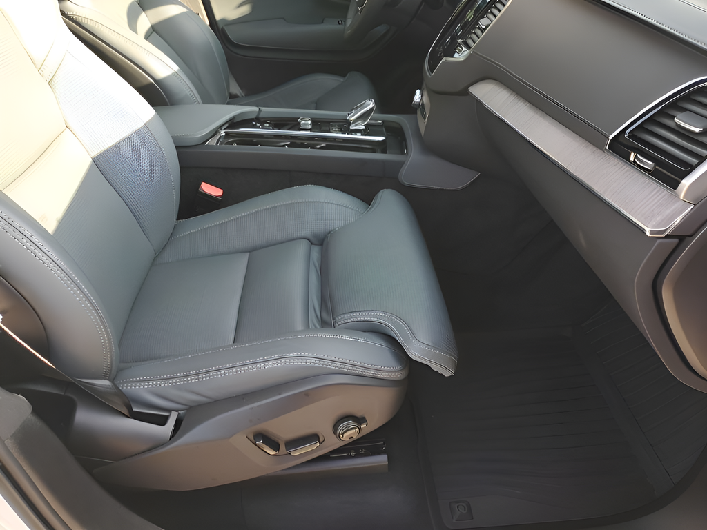 2024 Volvo XC90 Recharge Plug-In Hybrid Ultimate