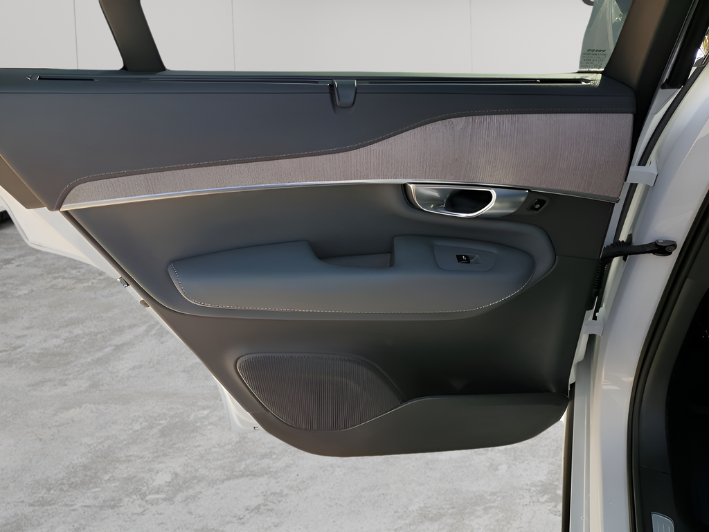 2024 Volvo XC90 Recharge Plug-In Hybrid Ultimate