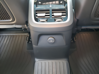 2024 Volvo XC90 Recharge Plug-In Hybrid Ultimate