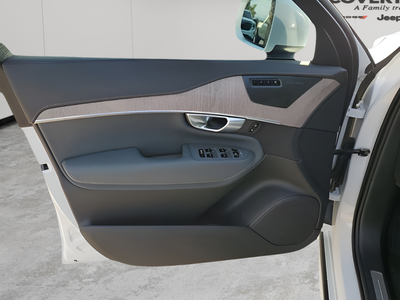 2024 Volvo XC90 Recharge Plug-In Hybrid Ultimate