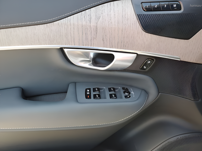 2024 Volvo XC90 Recharge Plug-In Hybrid Ultimate