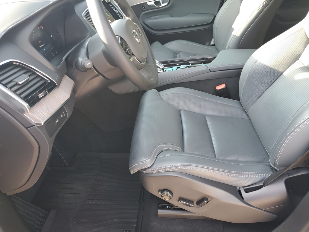 2024 Volvo XC90 Recharge Plug-In Hybrid Ultimate