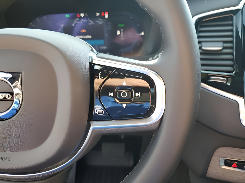 2024 Volvo XC90 Recharge Plug-In Hybrid Ultimate