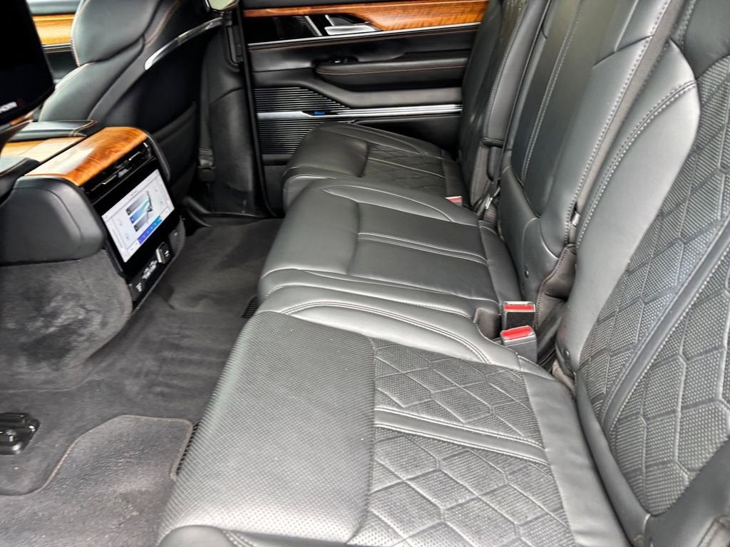 2022 Jeep Grand Wagoneer Series III