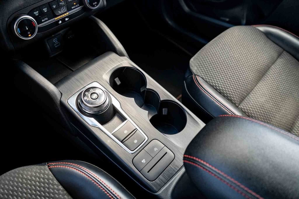 2023 Ford Escape ST-Line - Photo 18