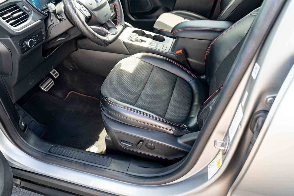 2023 Ford Escape ST-Line - Photo 8