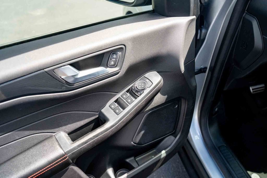 2023 Ford Escape ST-Line - Photo 9