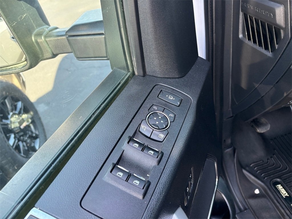 2021 Ford Super Duty F-350 DRW LARIAT