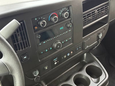 2024 Chevrolet Express Passenger 3500 1LT