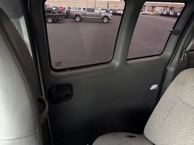 2024 Chevrolet Express Passenger 3500 1LT