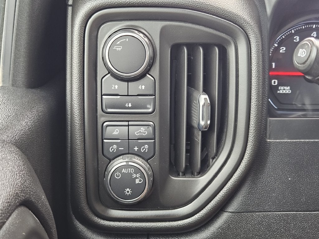 2024 Chevrolet Silverado 2500HD Custom - Photo 25