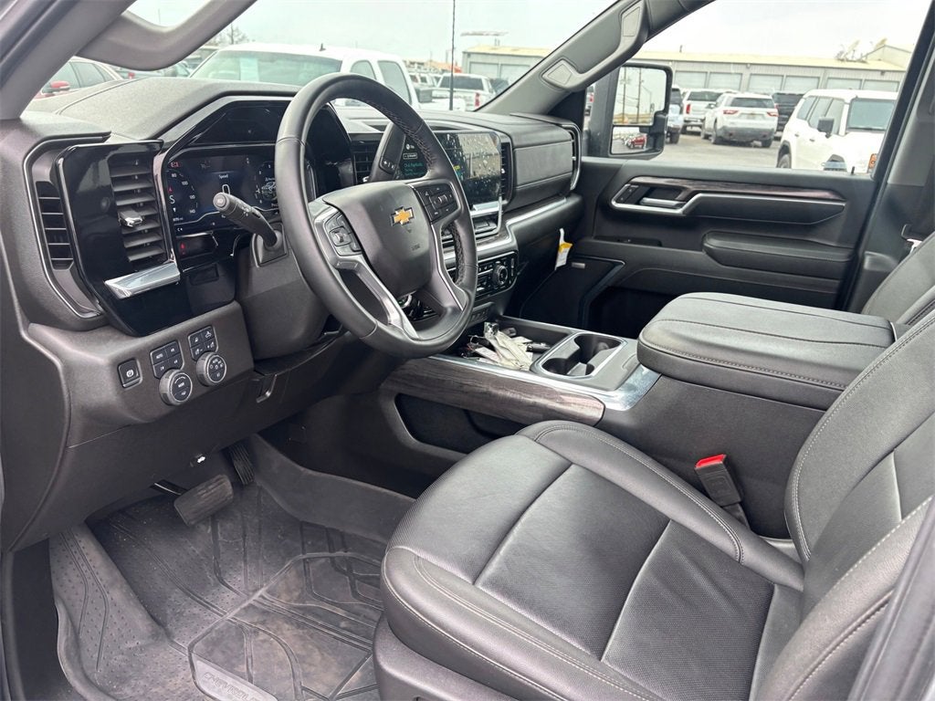 2025 Chevrolet Silverado 3500 HD LTZ