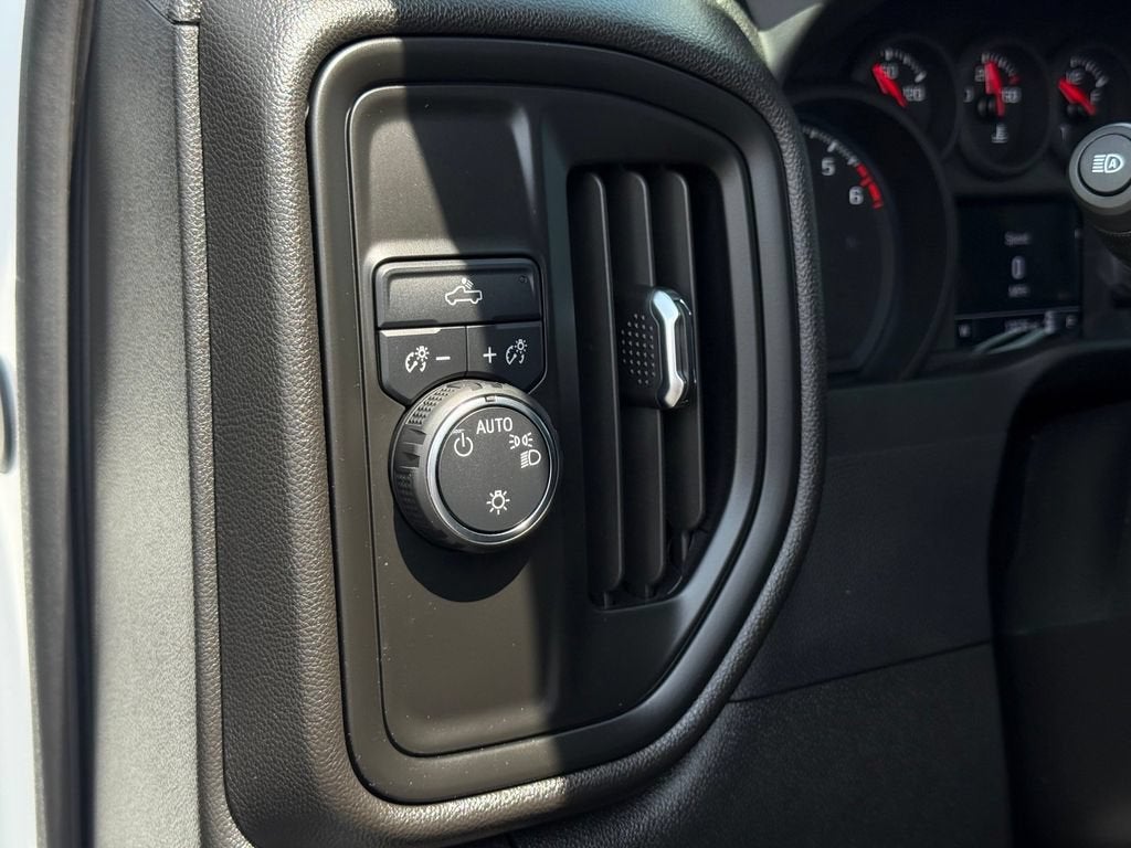 2025 Chevrolet Silverado 1500 Custom - Photo 8